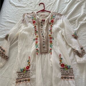 Embroidered White Tunic with Floral Accents